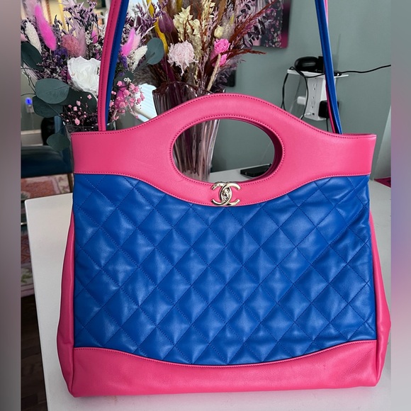 CHANEL ~ Large 31 Shopping Bag - 100% Authentication Inculded - Picture 1 of 16